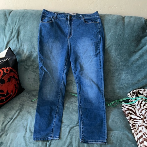 Woman within 12W soft stretchy blue jeans straight leg - Picture 1 of 6